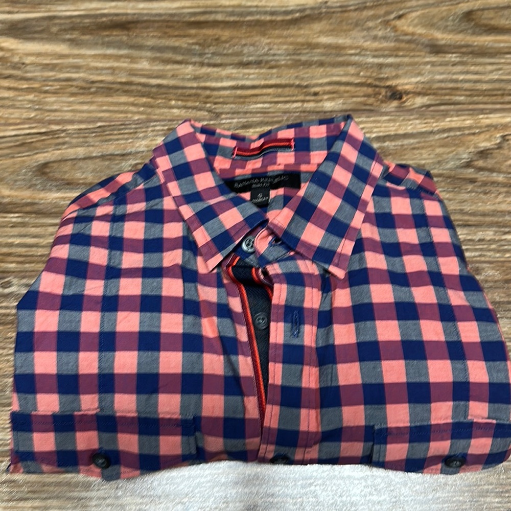 Mens Banana Republic button long sleeve shirt. Size Small.
